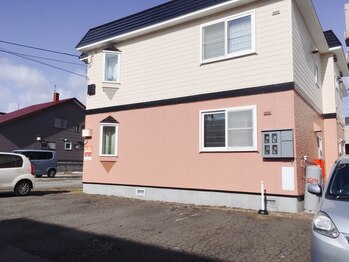 東月寒ぱれっと整骨院/ピンクのアパートが目印*