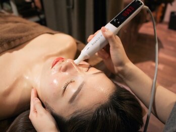 ナナ(Nana)の写真/プラズマで肌表面を殺菌&細胞を活性化!!シミケア/ニキビケア/毛穴レス/美白美肌ケアなど肌悩みを根本改善◎