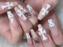ベティネイル アイラッシュ(Betty Nail)/ドットフレンチ×クロムネイル