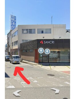 ソイ(soi)/SANCRIさんの手前に入ります