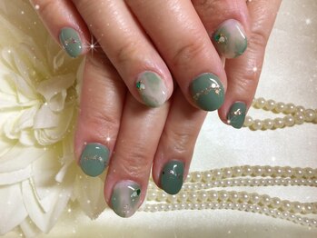 ウィズ フェリーク/ショートグリーンカラーネイル