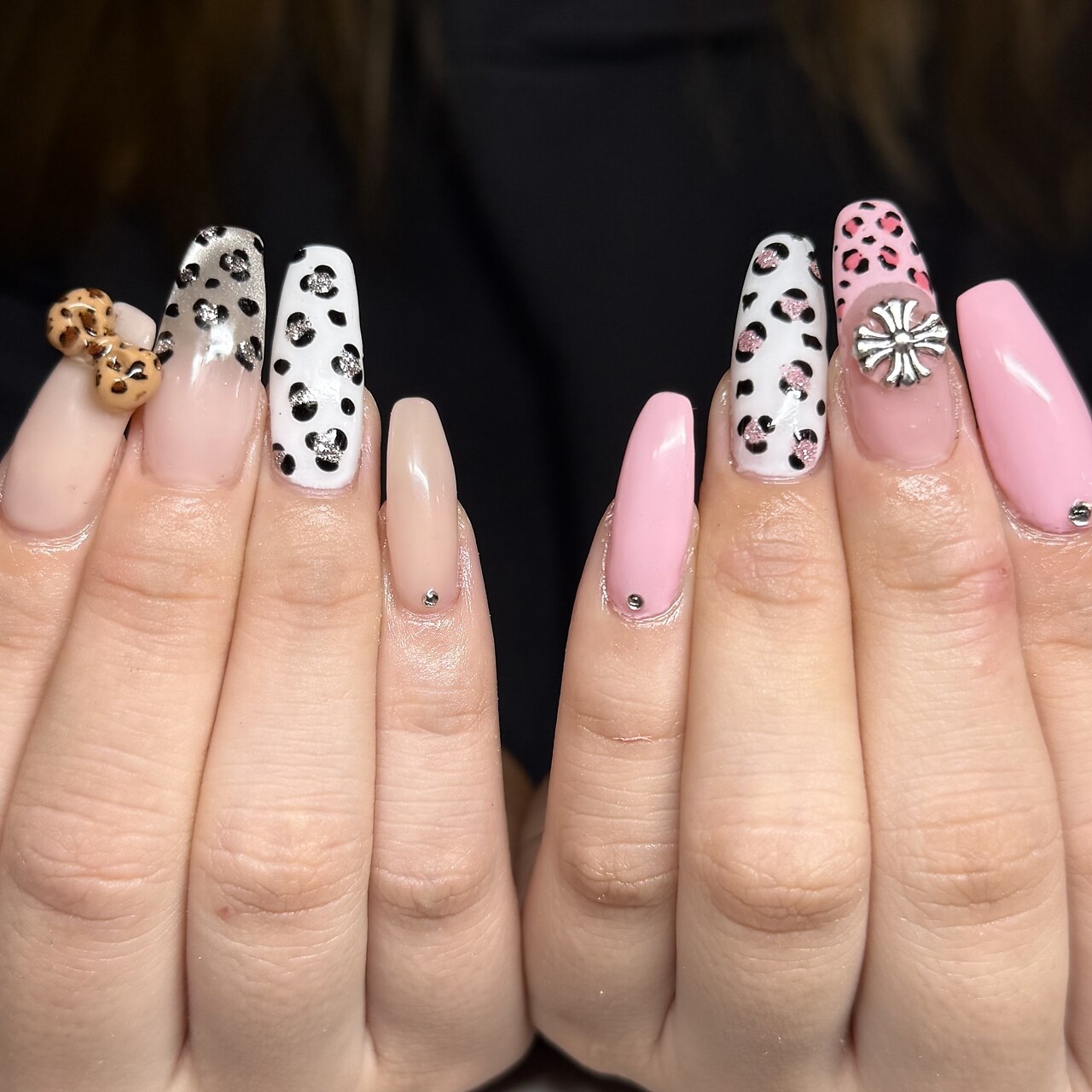 2026年冬トレンド】ヒョウ柄 ピンクのネイルデザイン集｜人気順｜6