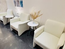 エステティックティアリィ サンマルシェ高蔵寺店(TiARY)/待合