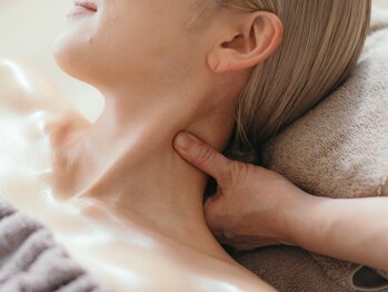 サンライム(Sun Lime)の写真/自律神経と整え深いリラックスの特別ケア◆首肩の疲れ解消と骨盤ケア