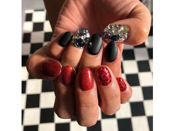 ジジ ネイル(ZIZI NAIL)/ちぐはぐネイル