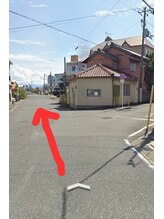 ソイ(soi)/直進し、分かれ道で左に