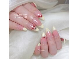 イエロー+ワンホンチークネイル