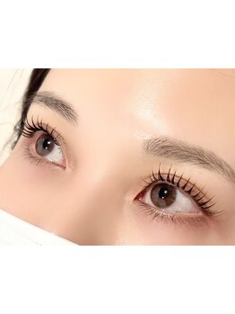 ナチュラル上品な目元にしたい