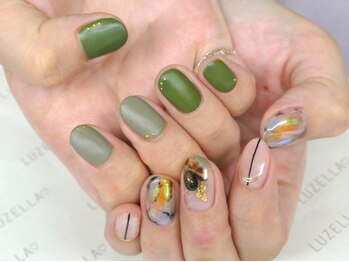 ルズ エラ プライベートネイルサロン(Luz ella private nail salon)/アシメントリーネイル
