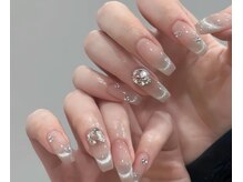 大人の女性にふさわしい洗練されたデザインも豊富♪マグネットフレンチで大人カワイイネイルを！