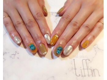 ネイルサロン ティフィン(tiffin)/ターコイズをアクセントに☆
