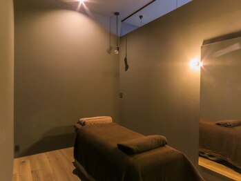 ザ シー タイムレスビューティ(THE SHE)/個室のお部屋にご案内