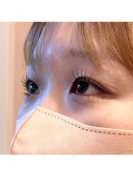 モナ(MoNa)/ピーナツロッド まつ毛パーマ