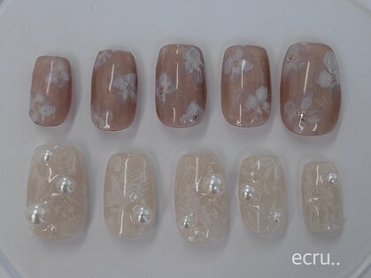 エクリュ(ecru..)の写真