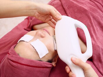 ビレナ 守谷店(Birena)の写真/速効性＆リフトアップ★【光フェイシャル毛穴洗浄付き＋パックor顔筋マッサージ】産毛脱毛効果も◎