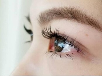 キューピー ネイルアンドアイラッシュ(QP nail&eyelash)の写真/濃厚ボリュームなのに付け心地軽い♪付け放題¥8250★自まつ毛に優しい独自技法でまつエクを長く楽しめる♪