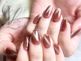 秋冬カラーマグネットネイル