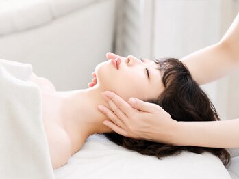 エビアス(Evias)の写真/\小顔になりたい/小顔専門店のフェイスライン集中ケア◎思わず「痩せた?」と言われる印象へ♪