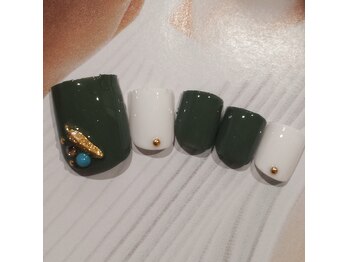 ネイルサロン リリオ(Nail Salon Ririo)/カーキカラー☆フットネイル