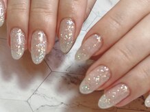 シキナ(shikina)/ホワイト　フラッシュ　キラキラ