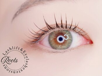 ルーツ(Roots)の写真/丁寧なカウンセリングで思い通りの仕上りが大好評☆80種類のロッドから1番可愛く目元を仕上げます！