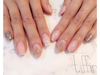 ネイルサロン ティフィン(tiffin)/シンプルニュアンスネイル