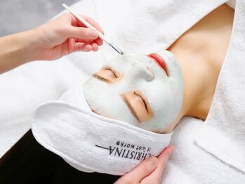 フォー(For...)の写真/大人女性特有のお悩み応える◇肌悩みに合わせて12種のピーリングから選択|大人ニキビケア/毛穴ケア/肌育