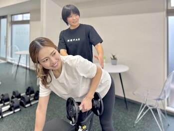 ノバス松山店の写真/【辛い首・肩こりに】整体やマッサージで改善しない不調を本格マシンピラティスで根本リセット