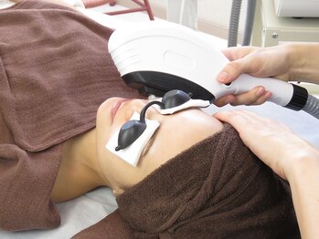 ティーツリー(Tea Tree)の写真/【毛穴ケア・シミ改善】冬こそはシミ改善＆毛穴ケアが勝負！今すぐストップ◎集中ケアで若々しい印象へ！