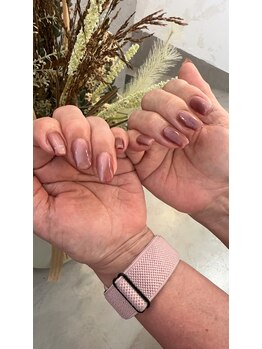 プルメリアドット(Plumeria.)/ピンクマグネットネイル