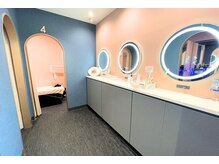 ビースト 下北沢店(B-st.)の雰囲気（施術後はヘアメイク直し♪化粧水/乳液/日焼け止め/ヘアアイロン）