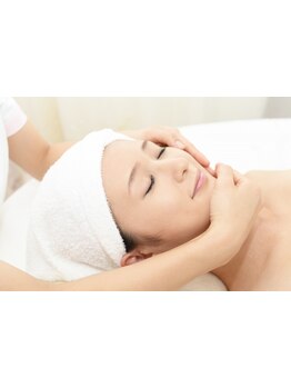 ホウレイ線・たるみ改善！予防ケア