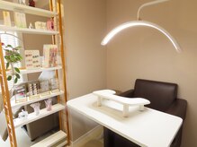 グロスネイル(gloss nail)の雰囲気（店内はゆったりとくつろげる仕様♪）