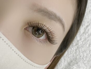 ラウレア(LauLea)の写真/丁寧なカウンセリングだから安心☆モチも良いボリュームラッシュで、華やかな目元を演出♪