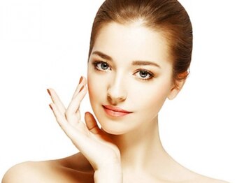 つるりらん 池袋店の写真/【ツヤ玉小顔脱毛★1回6800円】21年の繊細技術でキワの産毛まで入念打ち♪コラーゲン生成を促し小顔効果◎