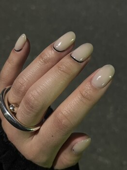 ミューク(mjuk.)の写真/「シンプルだけど一癖ある」が叶う！センスで選ぶお洒落ネイルは、日常に輝きをプラス♪初回オフ無料◎