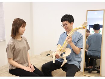 西の整体院の写真/初めての方も安心！丁寧なカウンセリングと状態に合わせた施術。セルフケアのアドバイスも充実♪