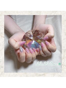 控えめに、目立ちたい