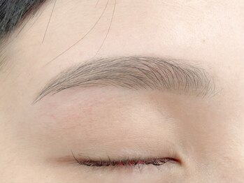 プラスアイ 銀座中央通り店/ナチュラル眉　担当：菅