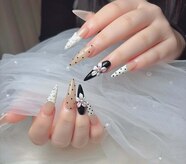 ディーエヌネイルサロン(d’n nailsalon)