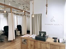 アイドット 梅田店(i.)の雰囲気(落ち着いた雰囲気の店内♪眉毛/アイブロウ/眉/まゆげ/間引き)