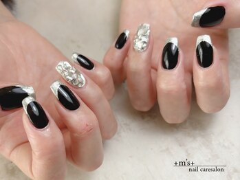 黒ワンカラー＋ラメフレンチ