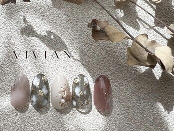 ヴィヴィアン ネイル(Vivian nail)/秋カラードットニュアンスネイル