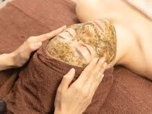 ヴィヴァーチェ(VIVACE)/毛穴レス艶肌ハーブピーリング