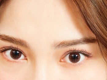 バンビッシュ 新宿三丁目店の写真/まつ毛パーマ・パリジェンヌ技術に自信がございます！眉毛アイブロウとのセットも人気！