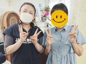 かおりビューティサロン/産後ママさんと一緒の写真