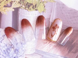 シック・ブラウンflowerネイル