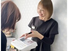 プロフェッショナル体組成計で現在のお体の状態をチェックします