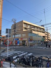 ツインネイル 塩釜口店(twin.nail)/出口へ出たら写真の◯へ進む