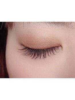 ナチュラル上品な目元にしたい